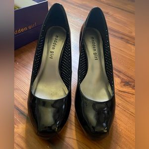 Steve Madden patent leather pumps